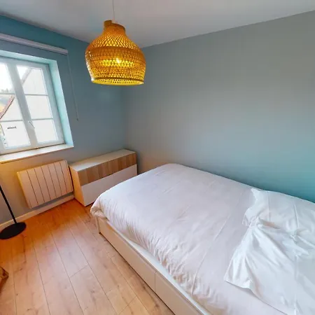 ☆ 4 ☆ Vue Vieille ☆ Netflix ☆ Apartment
