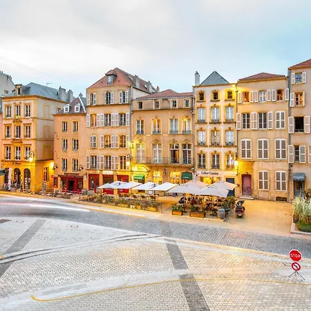 ☆ 4 ☆ Vue Vieille ☆ Netflix ☆ * Metz